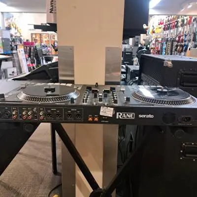 RANE - RANE DJ ONE 2